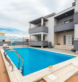 Villa More - Apartments with pool Zaton